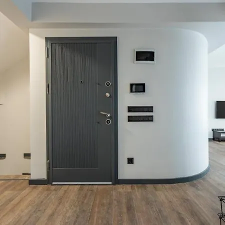 Brand New Duplex Wparking 2bd2bath #336 Appartement *