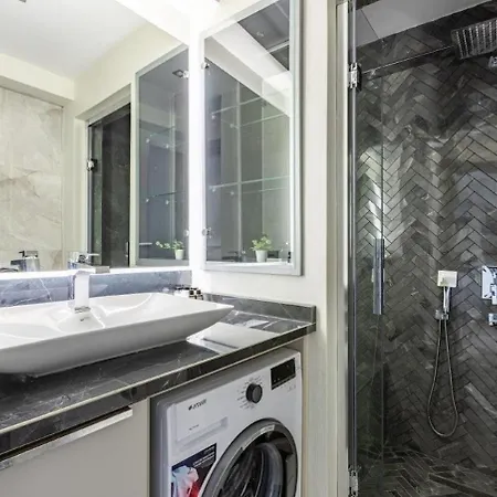 Апартаменты Brand New Duplex Wparking 2bd2bath #336 *