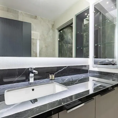 Brand New Duplex Wparking 2bd2bath #336 *