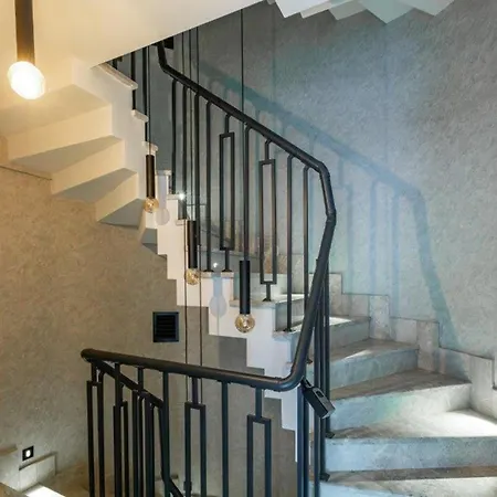 Апартаменты Brand New Duplex Wparking 2bd2bath #336 *